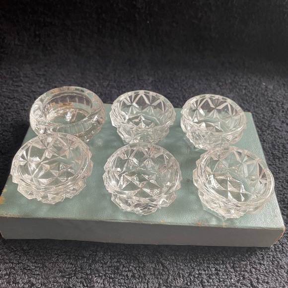 Vintage Set of 6 Vintage Crystal Glass Salt Cellars Japan NIB. - Picture 5 of 6